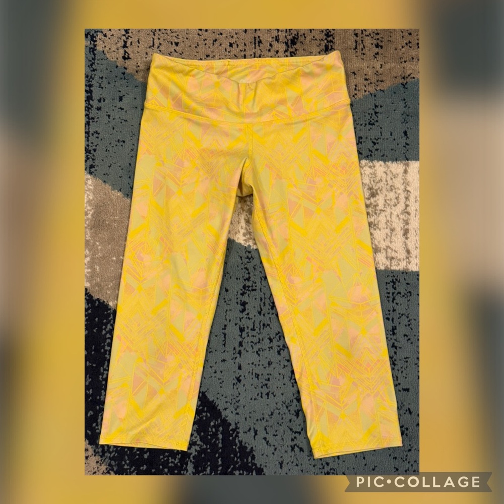 Women’s Alo Yoga High Waisted Cropped Leggings Yellow Pink Geometric Print